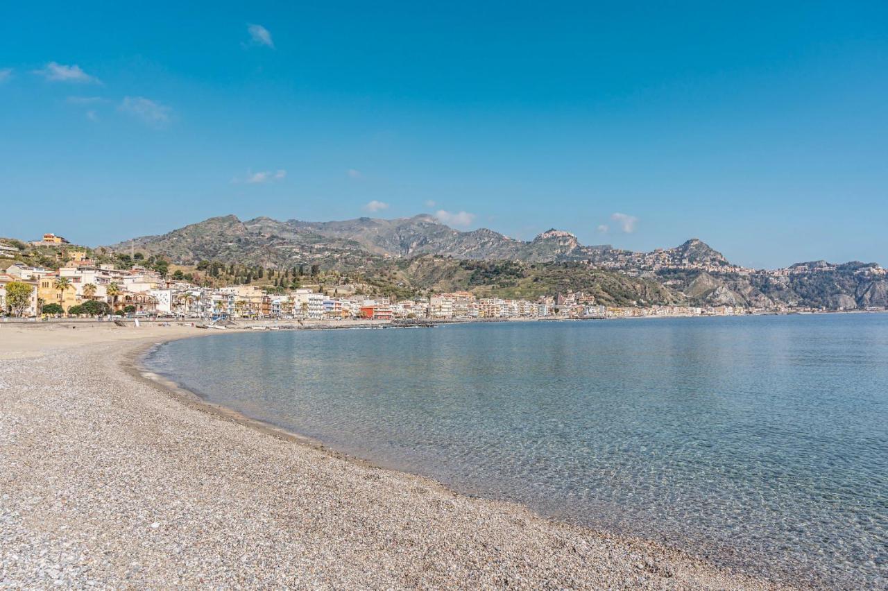 ジャルディーニ・ナクソスNaxos Bay Flat With Terrace 50 Meters From The Seaアパートメント エクステリア 写真