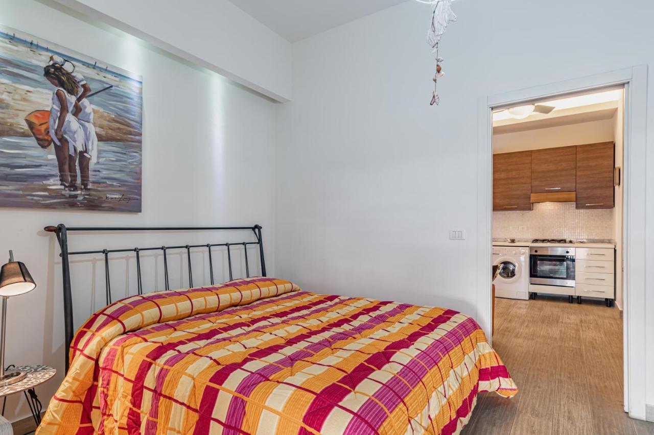 ジャルディーニ・ナクソスNaxos Bay Flat With Terrace 50 Meters From The Seaアパートメント エクステリア 写真