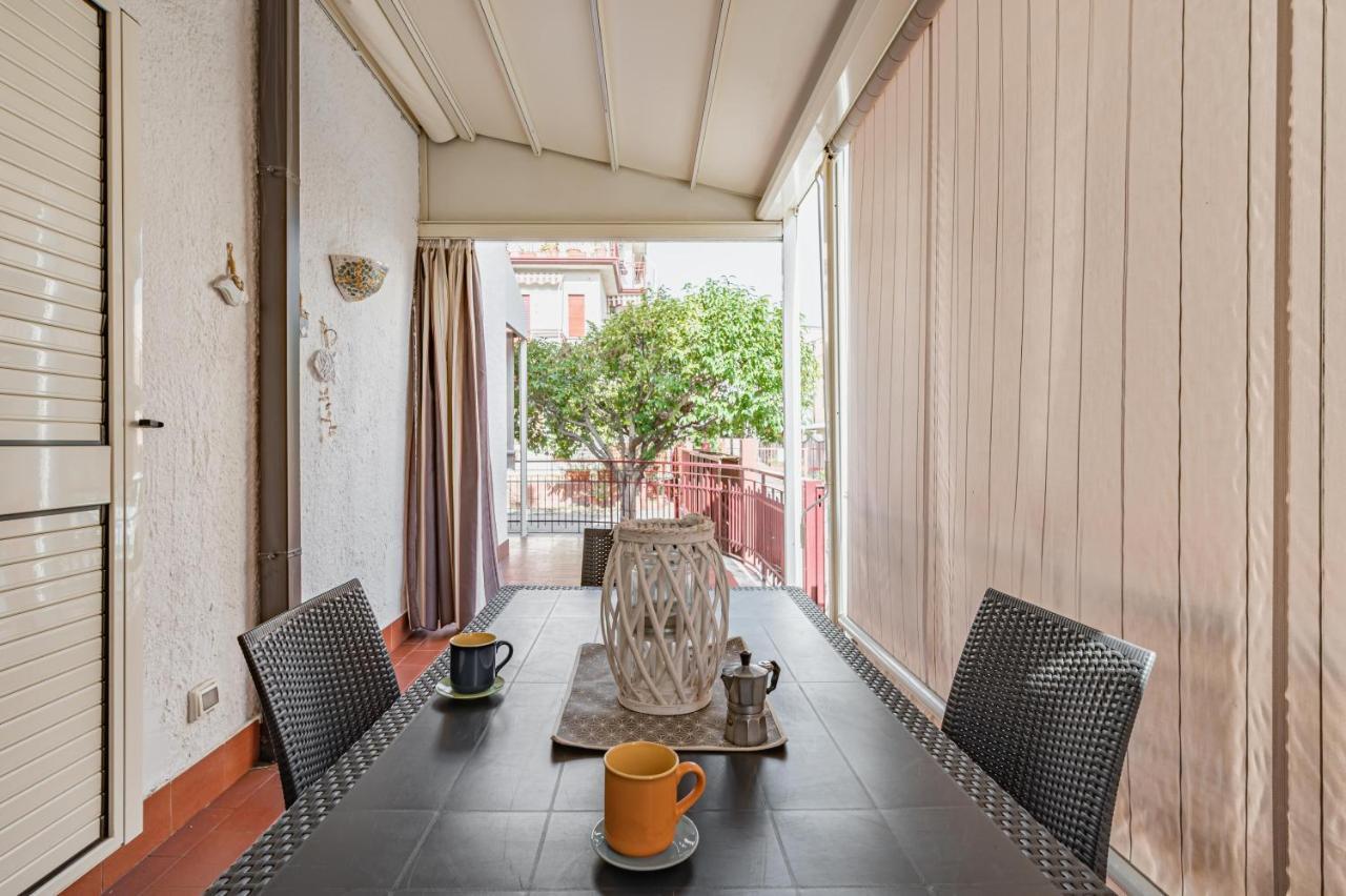 ジャルディーニ・ナクソスNaxos Bay Flat With Terrace 50 Meters From The Seaアパートメント エクステリア 写真